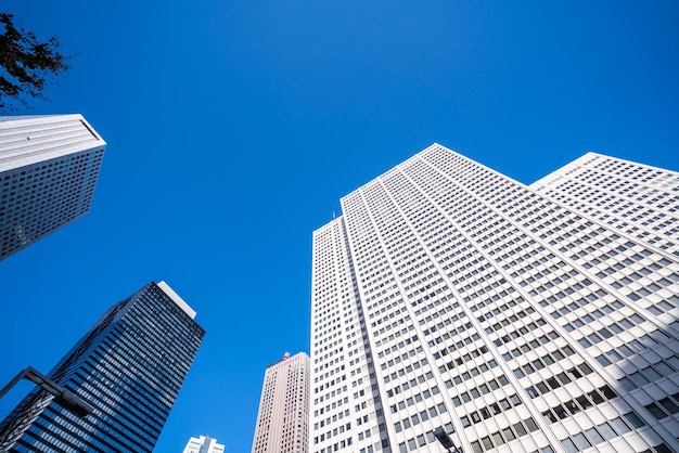 Foto edificio per uffici nel quartiere degli affari marunouchi tokyo giappone vicino alla stazione ferroviaria di tokyo