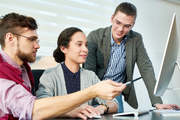 Office managers working on project