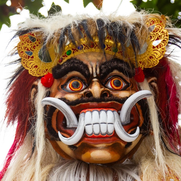 Ogoh-standbeelden Ngrupuk paraderen Bali