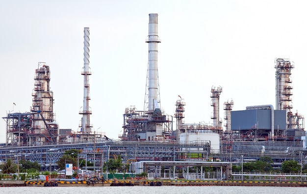 Oil refinery plant