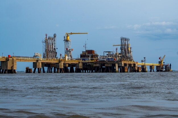 Oil refinery terminal Terminal for tankers transporting oil in the North Sea