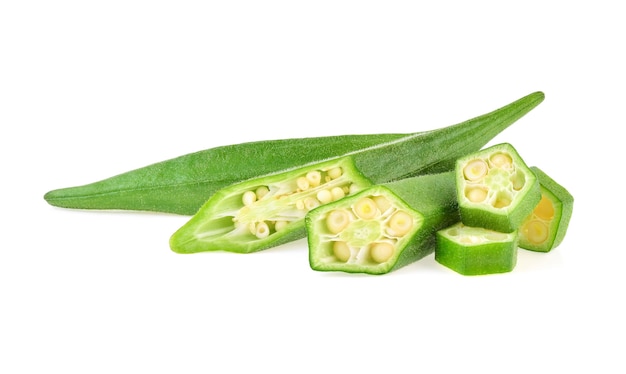 Okra geïsoleerd op witte achtergrond