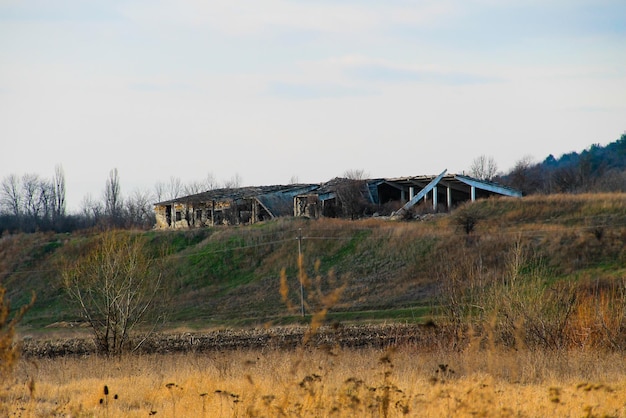 ウクライナの古い廃墟の建物