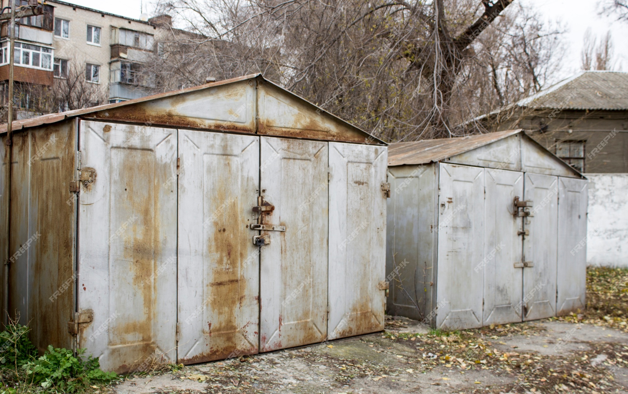Ржавый гараж