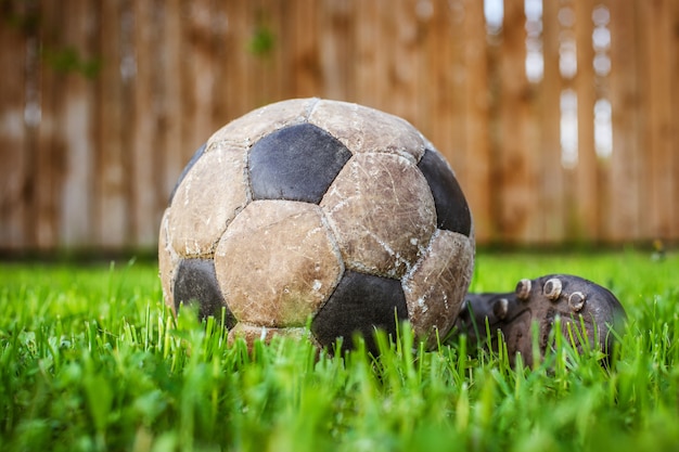 Old ball to play football, details of the sport