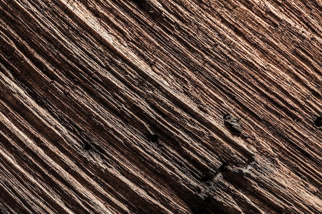 Vecchia struttura di legno squallida marrone