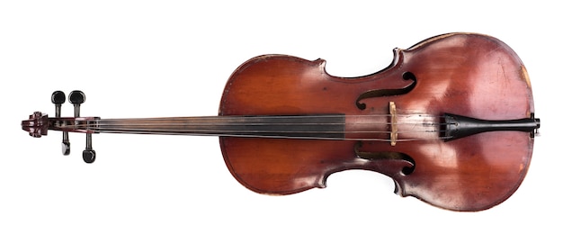 Vecchio violoncello isolato su sfondo bianco