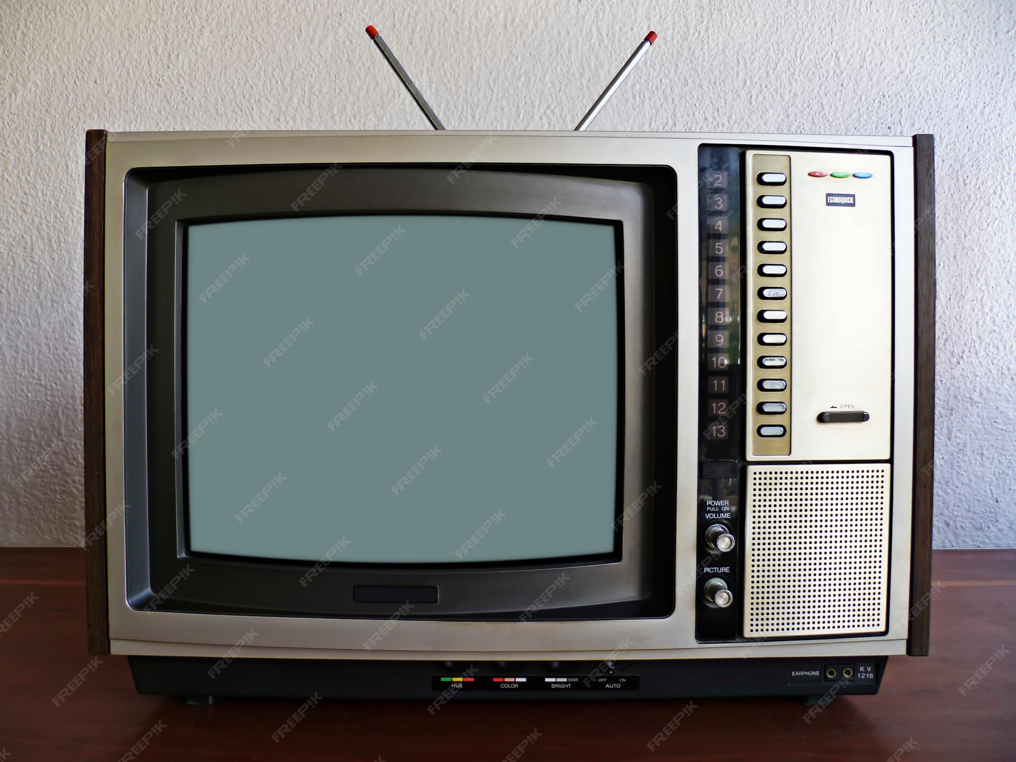 Premium Photo | Old color tv
