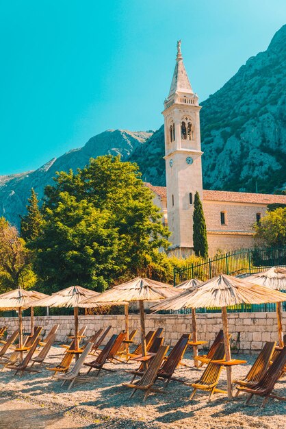 Photo old european brick church in mountains