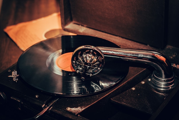 Photo old fashioned gramophone player close up