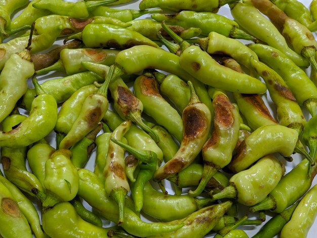 Photo an old green chilli vegetables