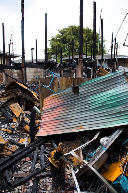 Old Home Burns Down. Дом после пожара