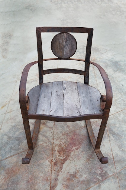 Photo old iron and wood chair