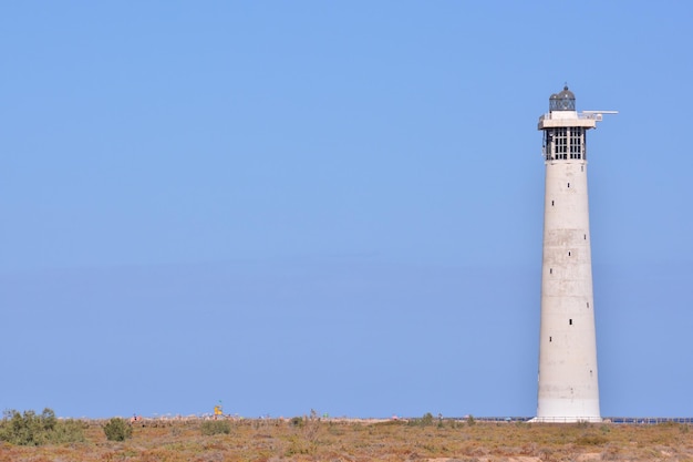 Photo old lighthouse near the sea