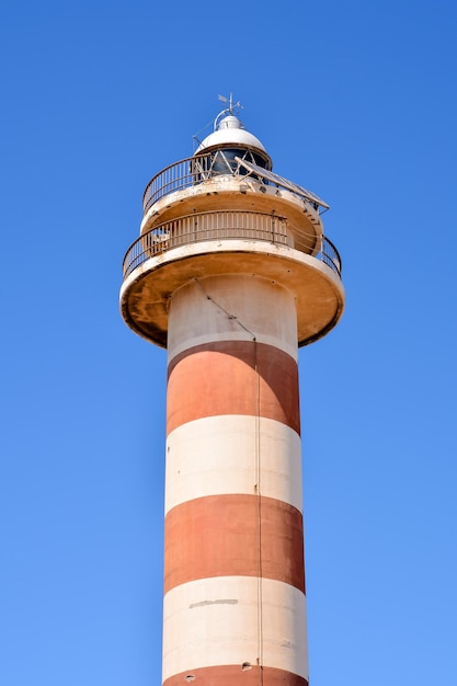 Photo old lighthouse near the sea