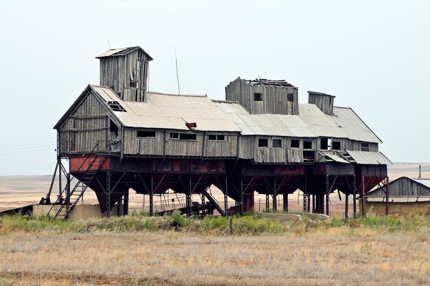 Old mechanical threshing