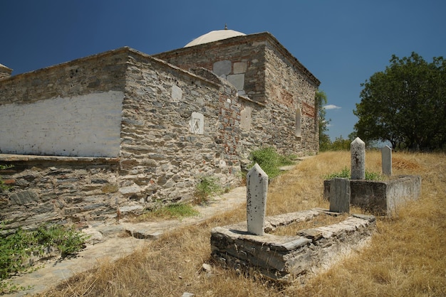 Старая османская гробница в Айдыне, Турция