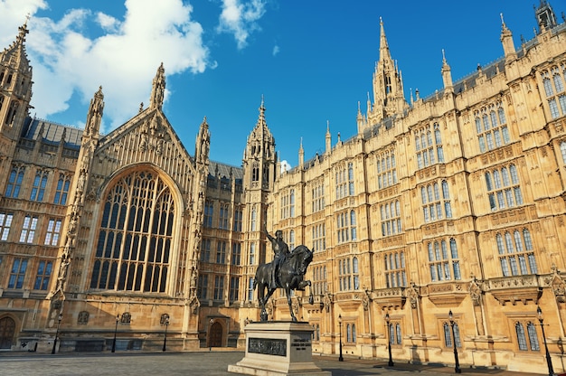 Old palace yard del palazzo di westminster a londra