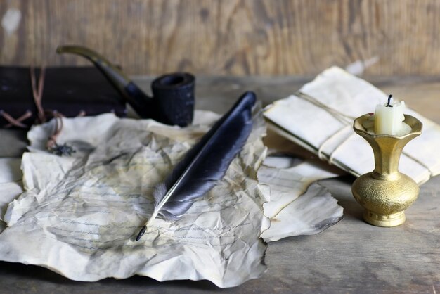 Photo old paper letter feather