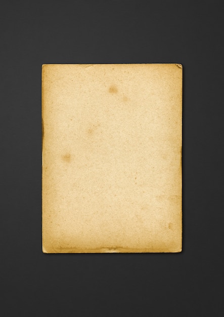 Текстура старой пергаментной бумаги, изолированные на черном фоне