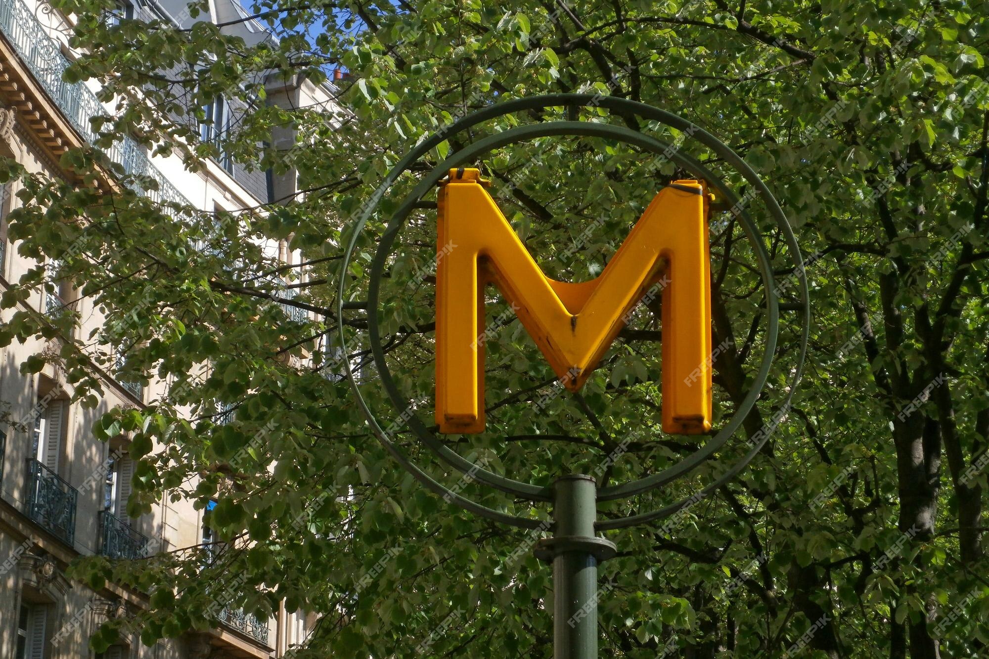 Premium Photo | Old paris metro sign