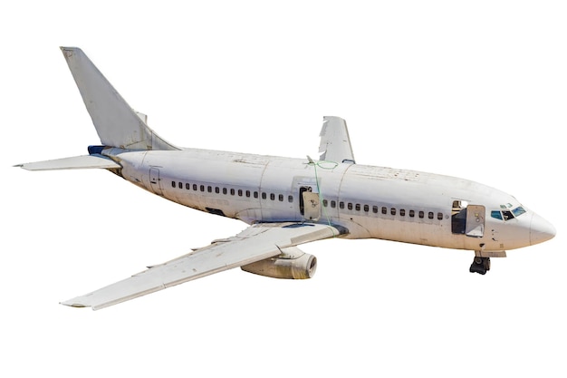 Старый пассажирский самолет на авиационных отходах, изолированных на белом