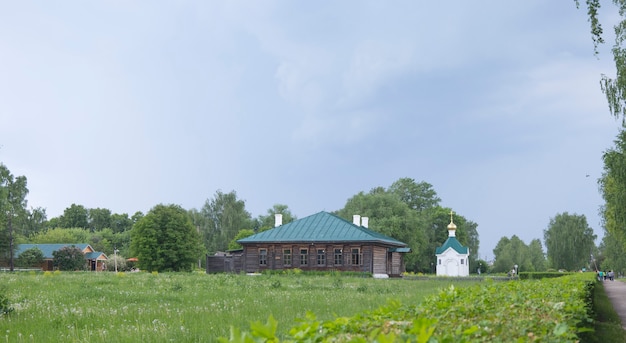 コンスタンチノヴォリャザンロシアの古い農民学校の村