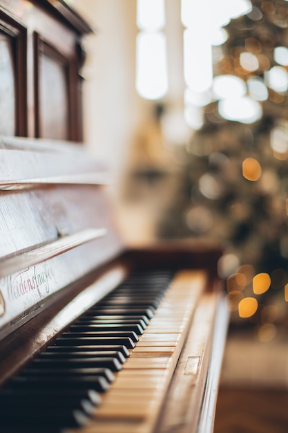 Foto un vecchio pianoforte