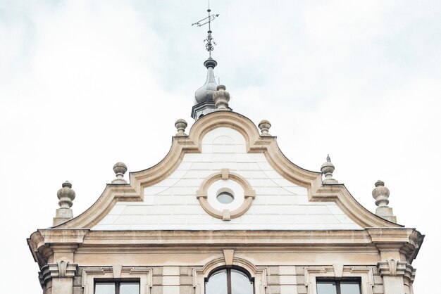 Photo old polish castle in the village of moszna