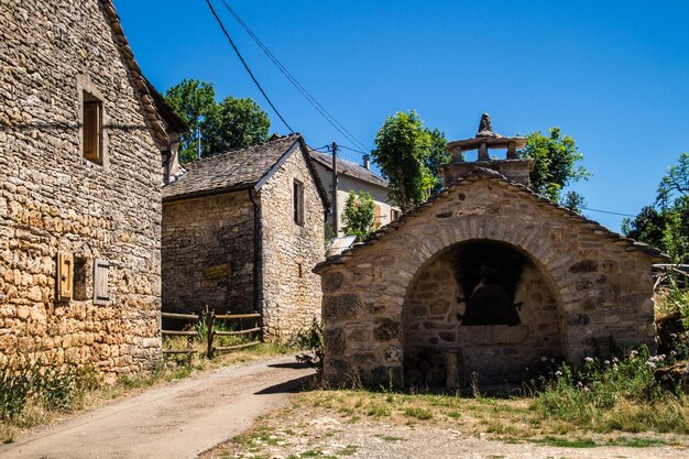 Foto vecchie rovine contro un cielo blu limpido