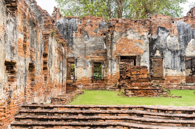 Photo old ruins of building