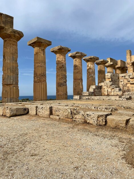 Photo old ruins of eras temple in selinunte