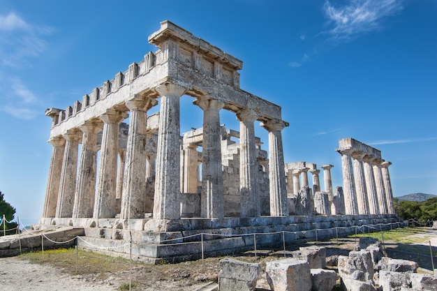 Photo old ruins of temple of aphaea