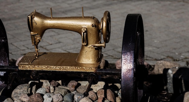 사진 오래된 녹은 바느질 기계