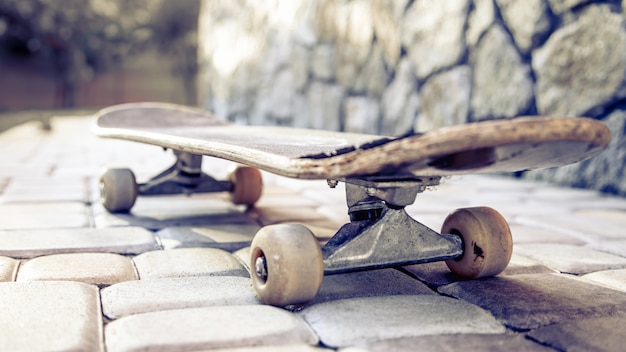 Photo old skateboard close-up