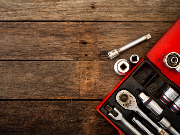 Photo old tools on a wooden table