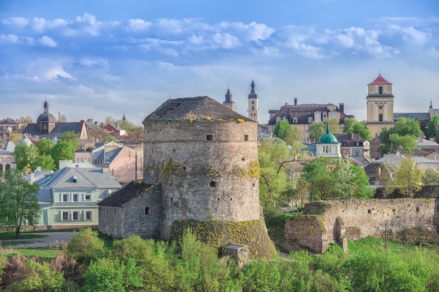 Kamianets Podilskyi에있는 오래 된 탑