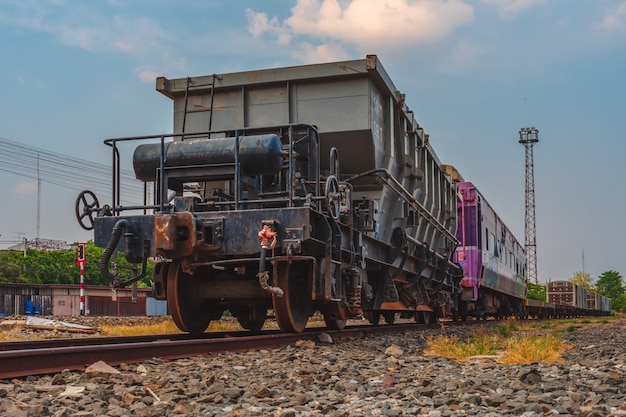 Photo old train wrecks that were left waiting for repairs