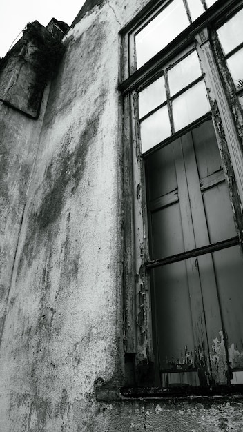 Photo old window old house old house old building mortars old door