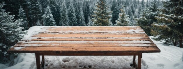 雪とモミの木のある古い木のテクスチャー