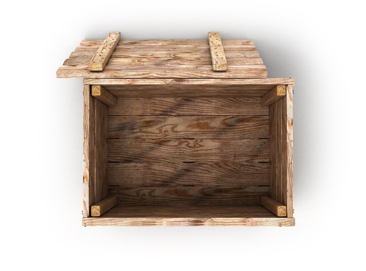 Photo old wooden box isolated on white background