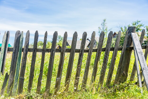 Photo old wooden fence