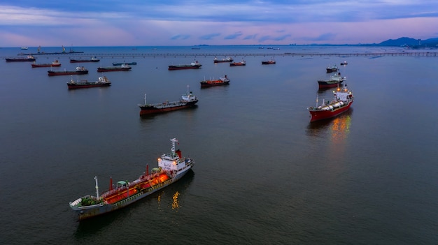 Olietankerschip en LPG-tankerschip.