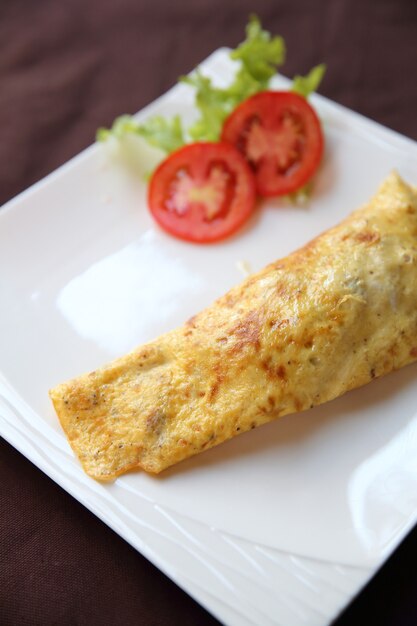 Omelet met aardappel in close-up