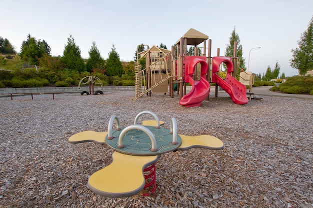 Foto omgeving openbaar park kinderspeelplaats