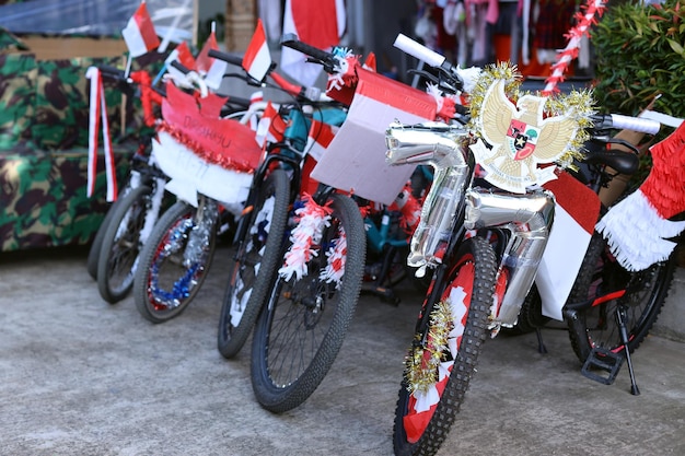 Onafhankelijkheidsdag van Indonesië met de jaarlijkse kinderfietsparade