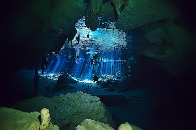 onderwaterlandschap mexico, cenotes duiken lichtstralen onder water, grotduiken achtergrond