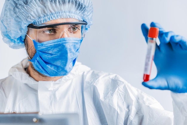 Onderzoek naar virussen in laboratorium voor preventie pandemie