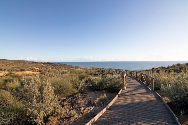 스페인에서 가장 아름다운 해변 중 하나로, 스페인의 우엘바(Cuesta Maneli, Huelva)라고 합니다.