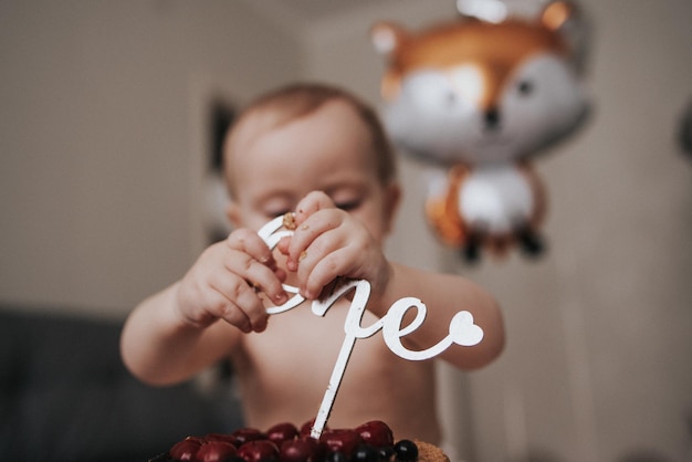 写真 1歳の子供。誕生日